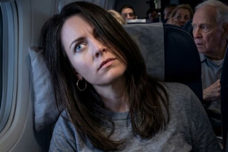 She Slept Peacefully – Until the Captain Screamed: Any Fighter Pilots on Board?!